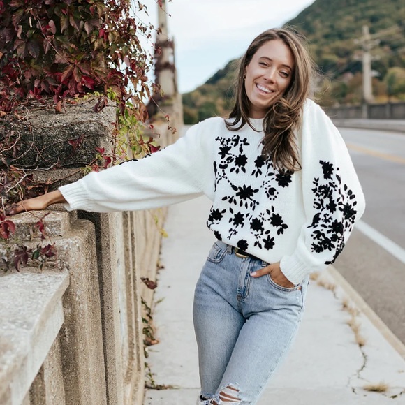 vestique Sweaters - Vestique ‘Evelyn’ Sweater